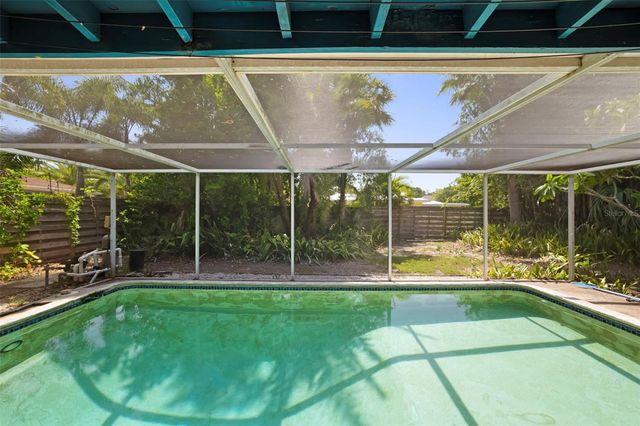2742 S EAST AVENUE, Sarasota, FL 34239