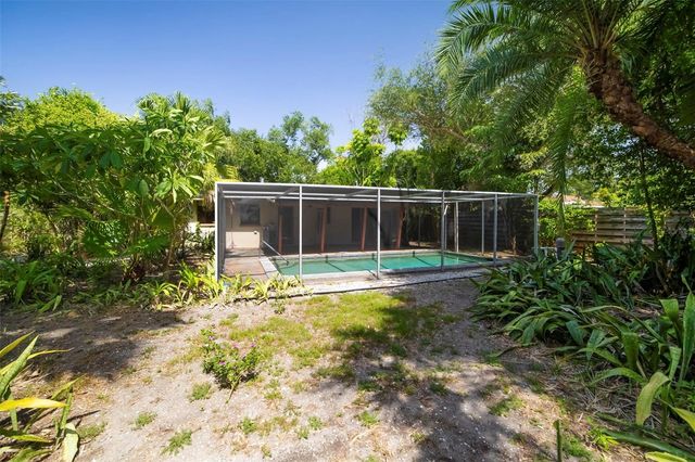 2742 S EAST AVENUE, Sarasota, FL 34239
