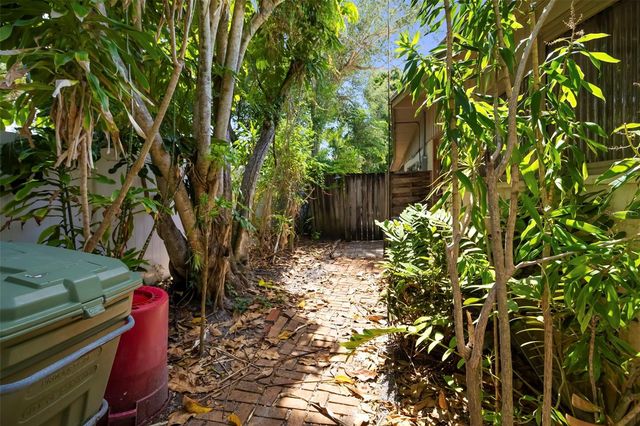 2742 S EAST AVENUE, Sarasota, FL 34239