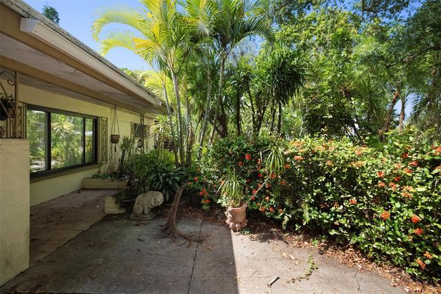 2742 S EAST AVENUE, Sarasota, FL 34239