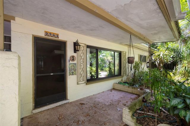 2742 S EAST AVENUE, Sarasota, FL 34239