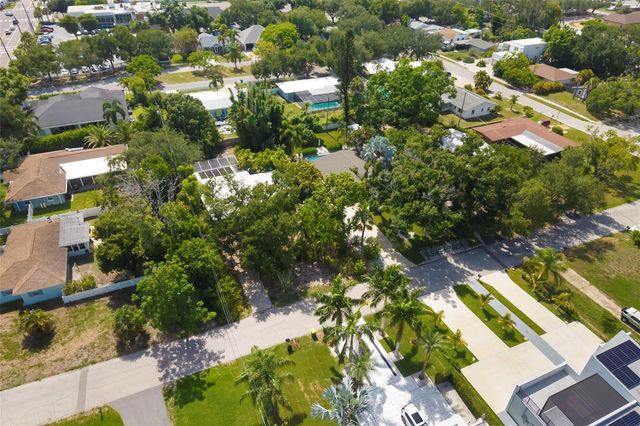 2742 S EAST AVENUE, Sarasota, FL 34239
