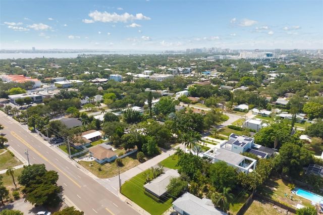 2742 S EAST AVENUE, Sarasota, FL 34239
