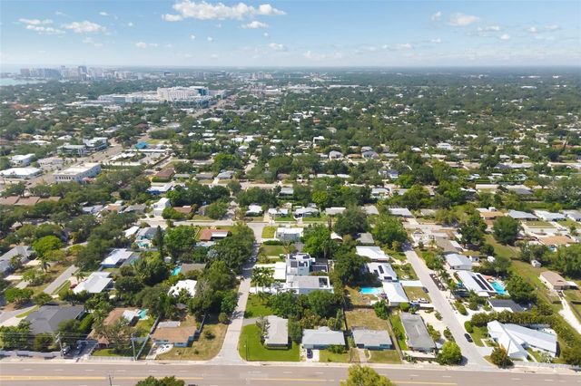 2742 S EAST AVENUE, Sarasota, FL 34239