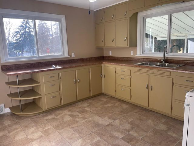 300 N Coldwater Street, Fremont, IN 46737