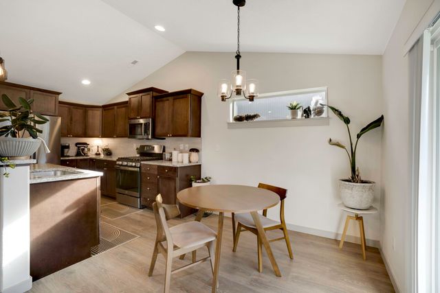 2378 NW Kingwood Avenue, Redmond, OR 97756