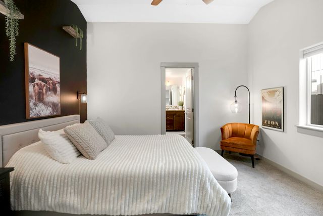 2378 NW Kingwood Avenue, Redmond, OR 97756