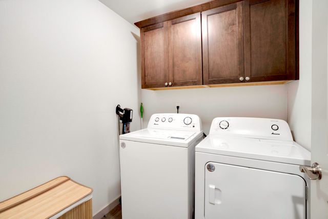 2378 NW Kingwood Avenue, Redmond, OR 97756