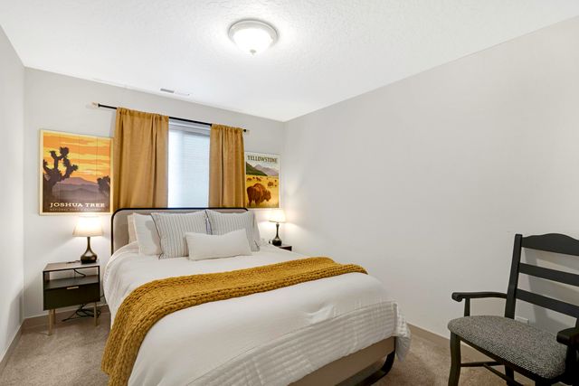 2378 NW Kingwood Avenue, Redmond, OR 97756