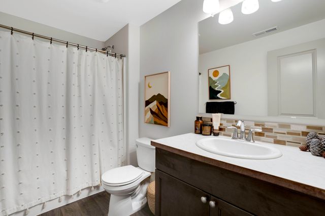 2378 NW Kingwood Avenue, Redmond, OR 97756