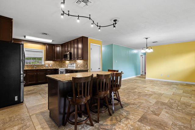 189 Devin St, Jefferson, TX 75657