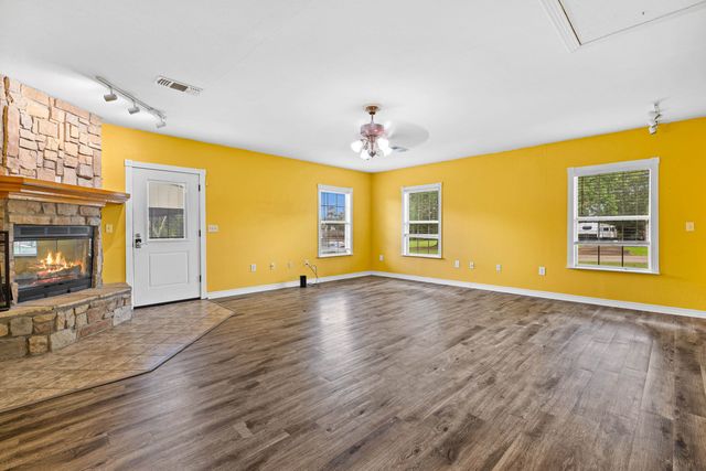 189 Devin St, Jefferson, TX 75657