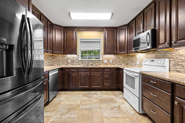 189 Devin St, Jefferson, TX 75657