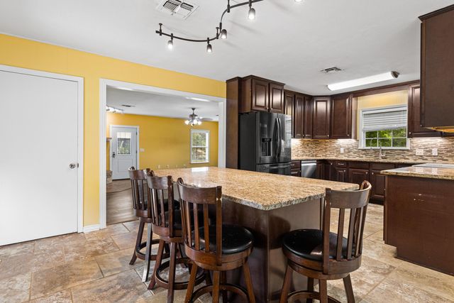 189 Devin St, Jefferson, TX 75657