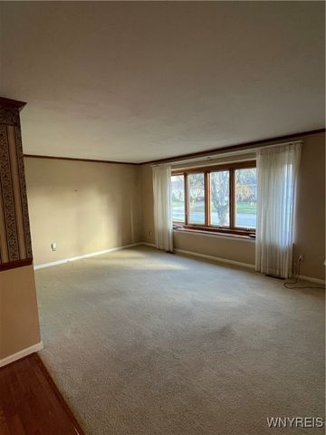 28 Westwood Drive, Tonawanda, NY 14150