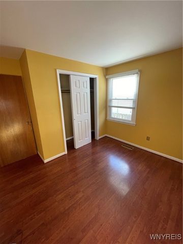 28 Westwood Drive, Tonawanda, NY 14150