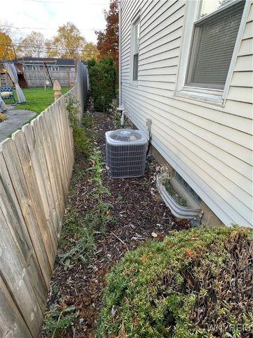 28 Westwood Drive, Tonawanda, NY 14150