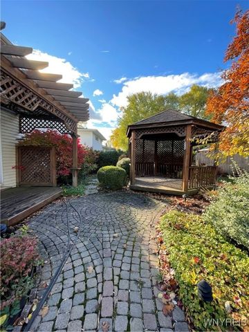 28 Westwood Drive, Tonawanda, NY 14150