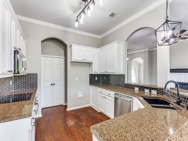 3409 Doris Walker Trail, Burleson, TX 76028