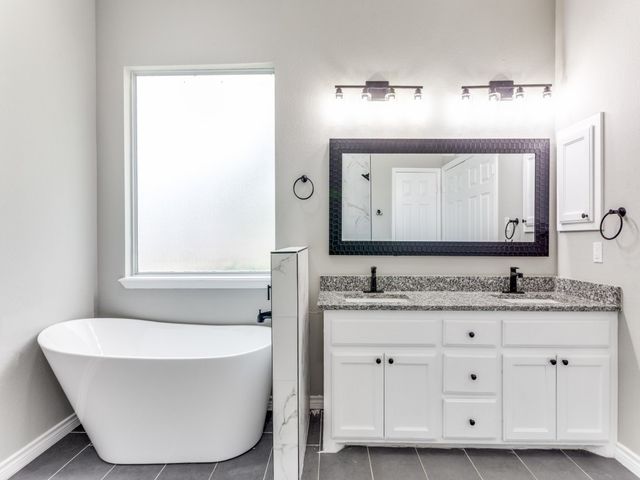 3409 Doris Walker Trail, Burleson, TX 76028
