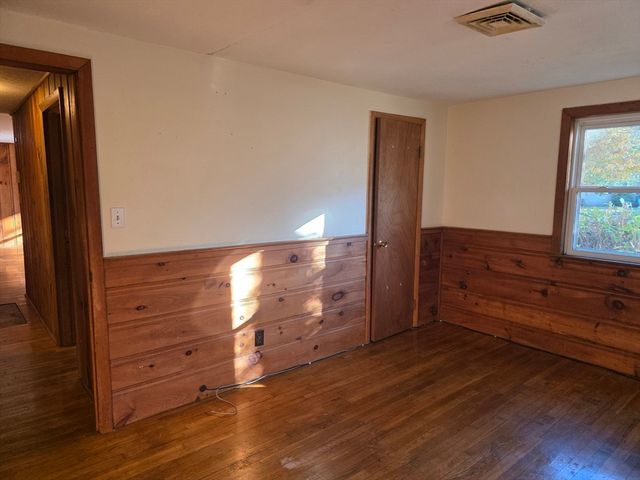 8 Holly Ln, Yarmouth, MA 02664