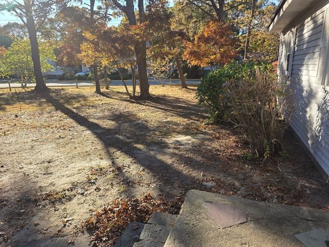 8 Holly Ln, Yarmouth, MA 02664