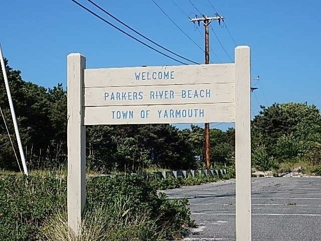 8 Holly Ln, Yarmouth, MA 02664