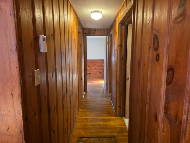 8 Holly Ln, Yarmouth, MA 02664