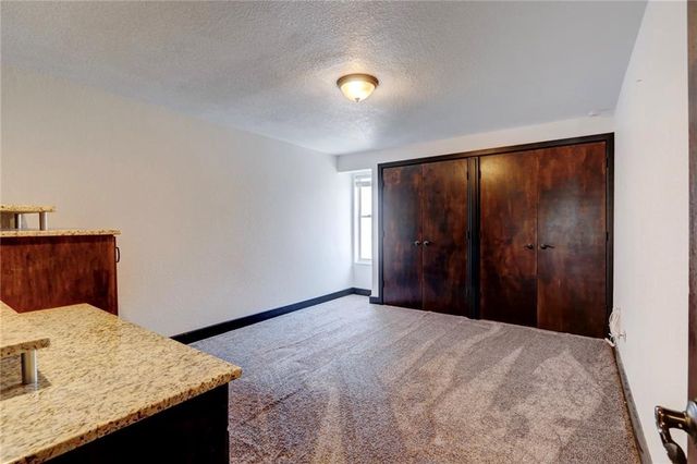 1111 W 46th Street 22, Kansas City, MO 64112