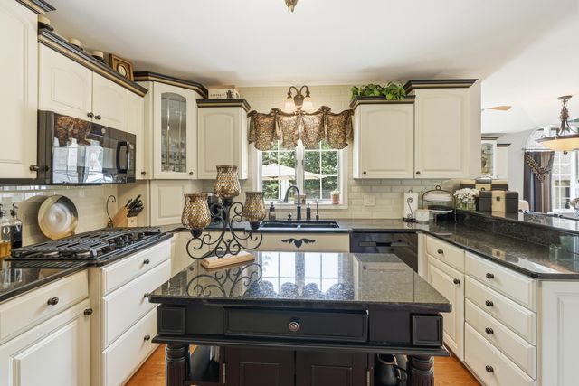 1442 W 127th Place, Crown Point, IN 46307
