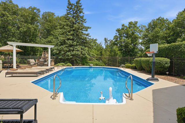 1442 W 127th Place, Crown Point, IN 46307
