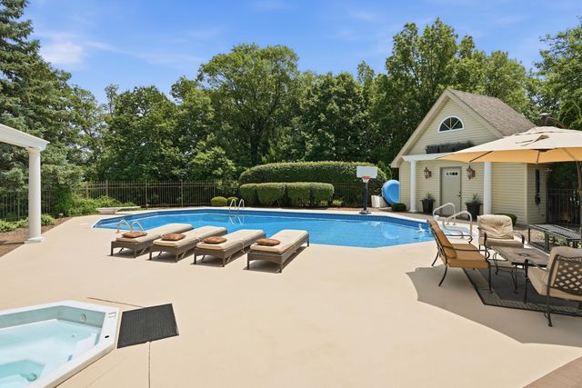 1442 W 127th Place, Crown Point, IN 46307