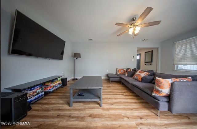 15 Fieldcrest Way, Hazlet, NJ 07730