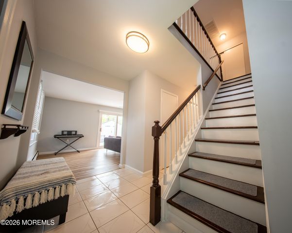 15 Fieldcrest Way, Hazlet, NJ 07730