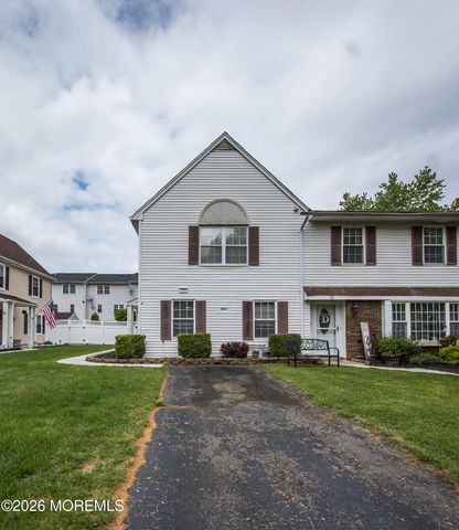 15 Fieldcrest Way, Hazlet, NJ 07730