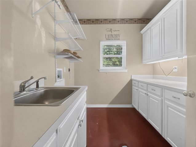 3288 County Road 136, Whitesboro, TX 76273