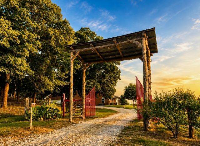 3288 County Road 136, Whitesboro, TX 76273