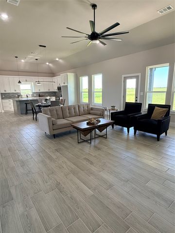 501 Alondrita Street, Celeste, TX 75423