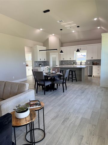 501 Alondrita Street, Celeste, TX 75423