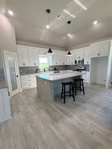 501 Alondrita Street, Celeste, TX 75423