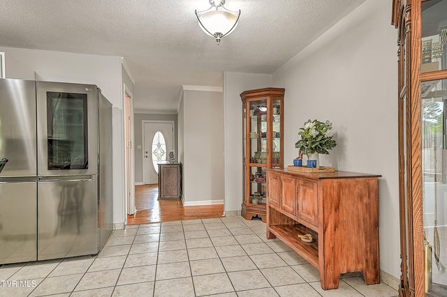 2704 Schumway Drive, Johnson City, TN 37601