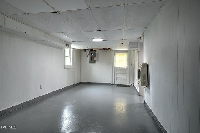 2704 Schumway Drive, Johnson City, TN 37601