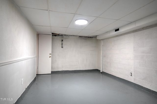 2704 Schumway Drive, Johnson City, TN 37601