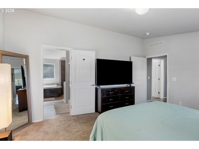 308 E HUMBOLDT St, Bingen, WA 98605