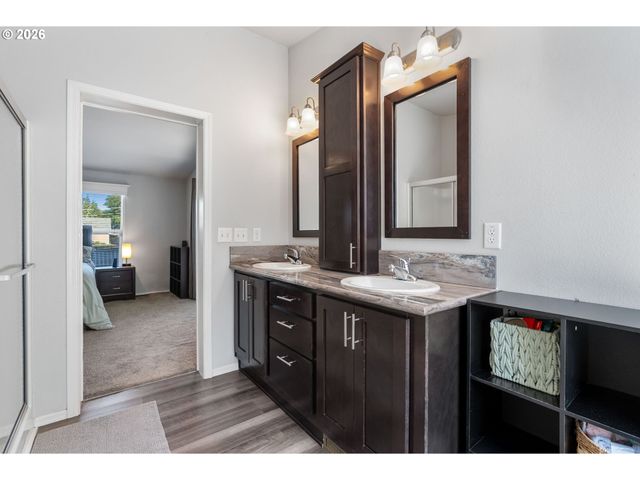 308 E HUMBOLDT St, Bingen, WA 98605