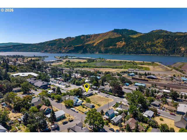 308 E HUMBOLDT St, Bingen, WA 98605