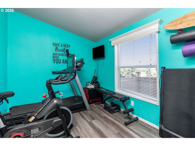 308 E HUMBOLDT St, Bingen, WA 98605