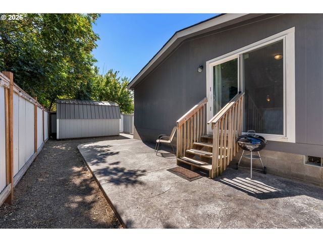 308 E HUMBOLDT St, Bingen, WA 98605