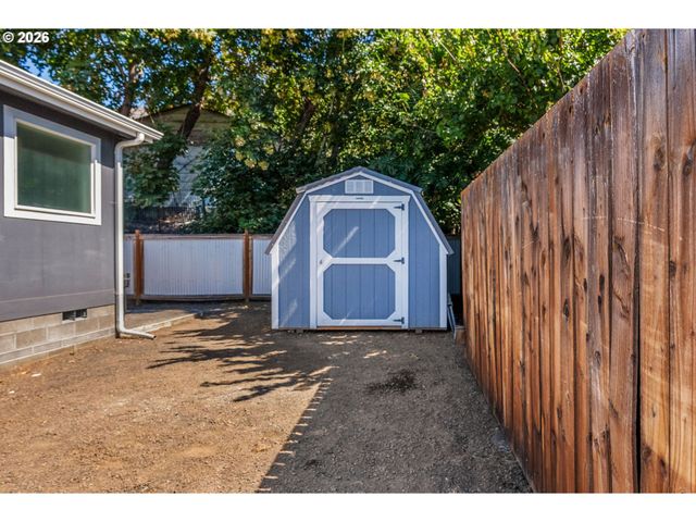 308 E HUMBOLDT St, Bingen, WA 98605