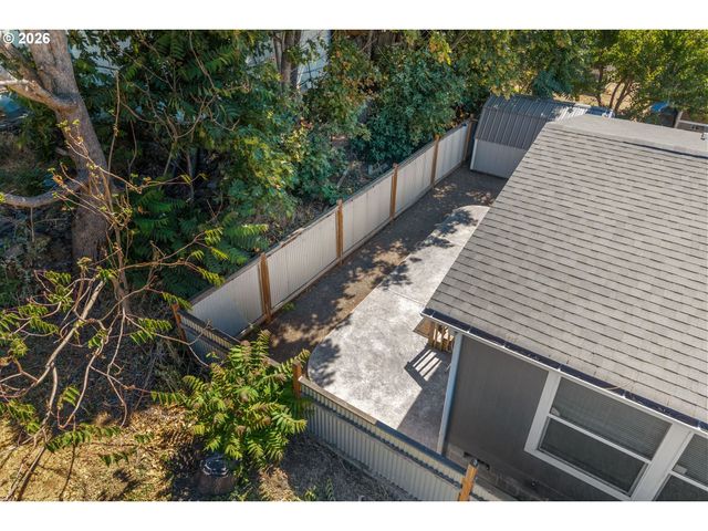 308 E HUMBOLDT St, Bingen, WA 98605